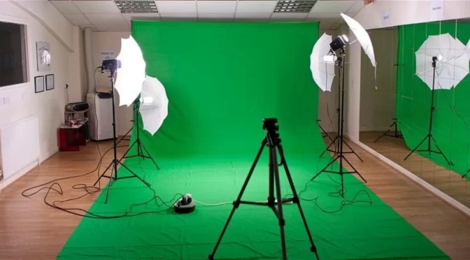 Set de grabación con croma para entrevistas corporativas
